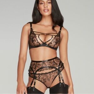 Agent Provocateur Ozella SET: 32C bra & suspenders. NEW